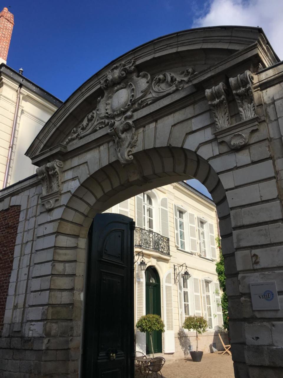 Entre Cour Et Jardin Bed & Breakfast Arras Dış mekan fotoğraf